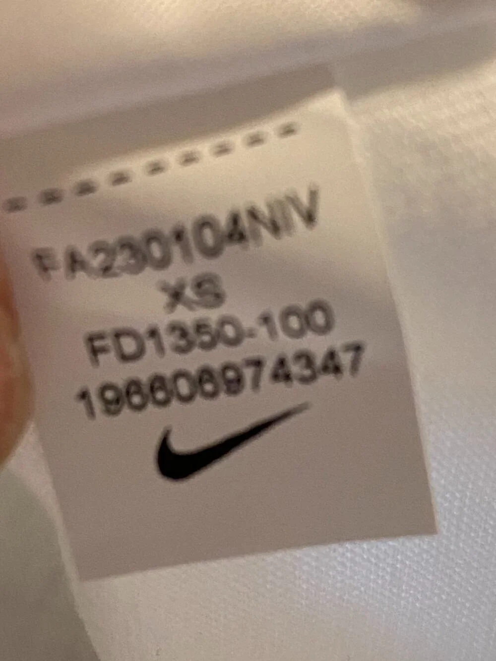 Nike I Am Speed Graphic T-Shirt XS White Turtle Sunglasses Loose Fit Tee